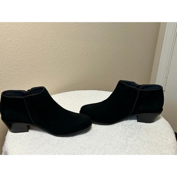 Vionic Black Joy Serena Suede Ankle Boots - Picture 10 of 10